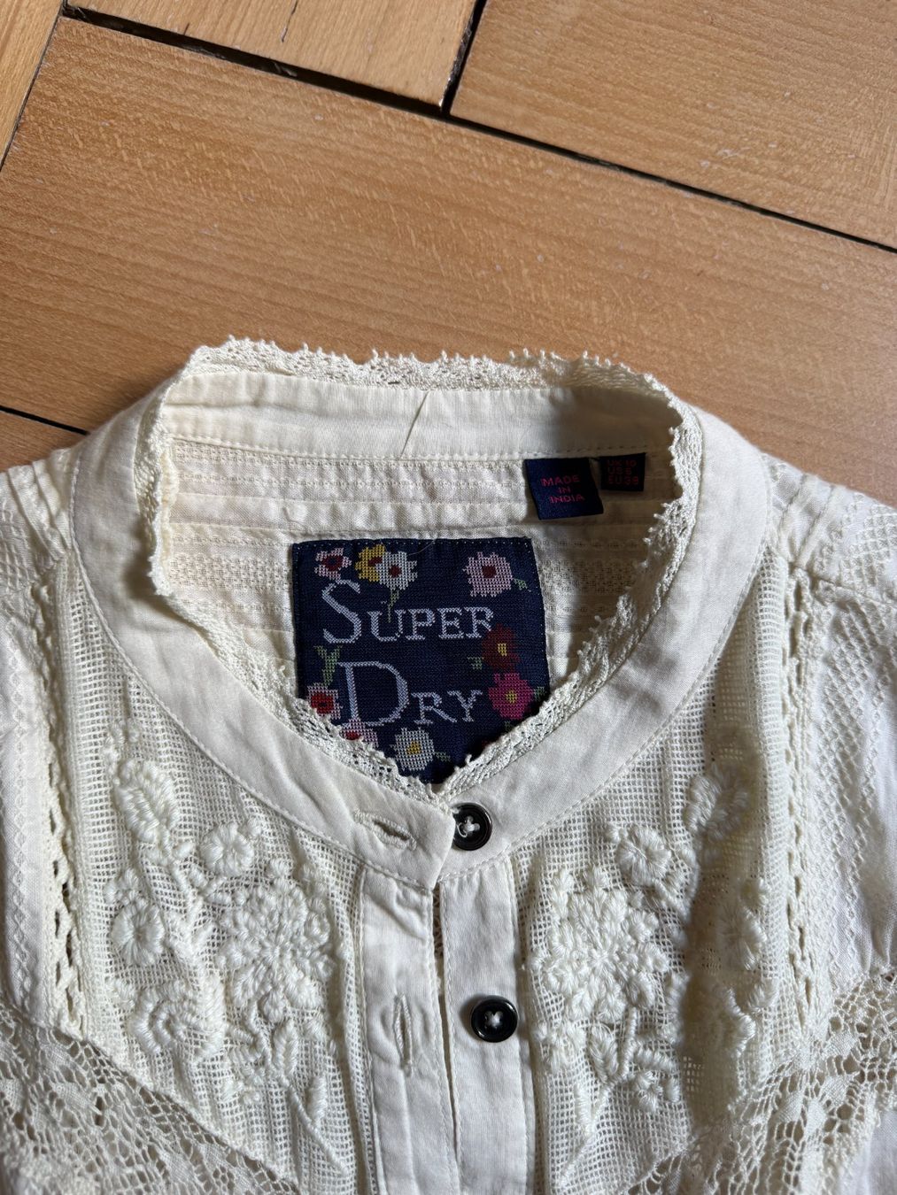 Superdry Tops: SUPERDRY - Blusentop beige 38 – D'occasion à Zürich par Diazaio 3