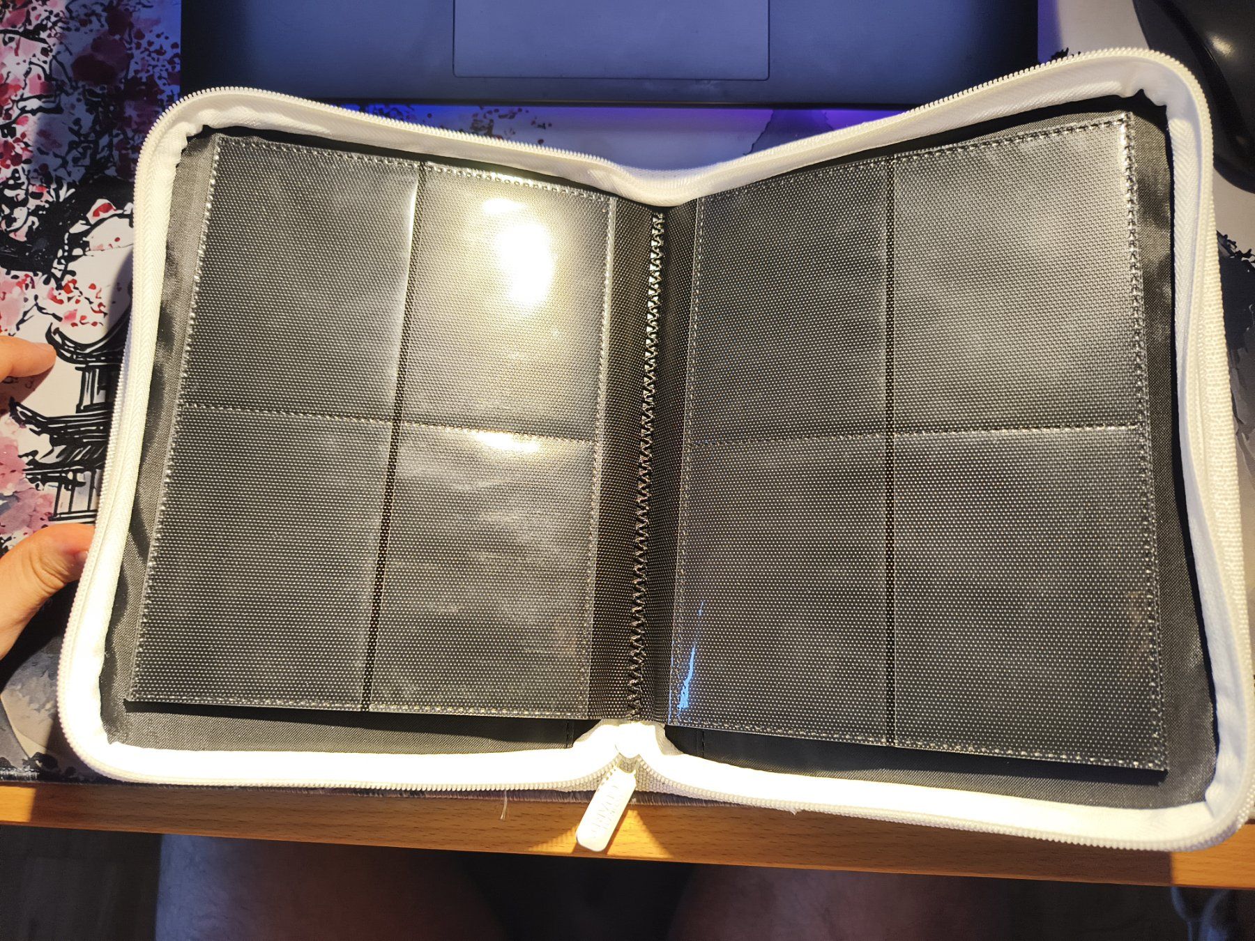 Pokémon Sammelbilder & Trading cards: Premium Binder (Cremeweiß) Sammlungs – Neu (gemäss Beschreibung) aus Dübendorf von Charlietommy 1