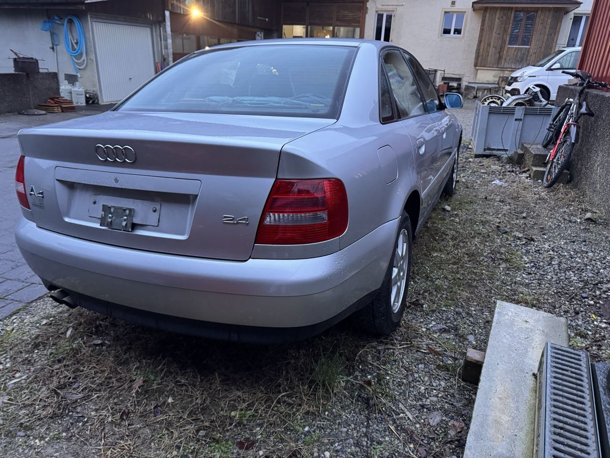 Audi Autos: Audi A4 V6 2.4 – D'occasion à Boswil par Marc_vr 1