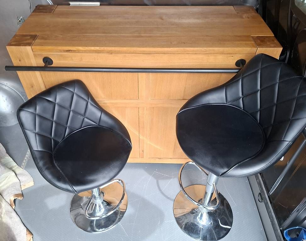 Ladenausstattungen & Messebau: massive Eichenholz-Hausbar Barschrank Weinbar – Gebraucht aus Mühlehorn von Flohmarkt-Walensee 6