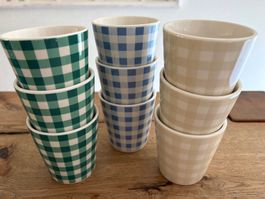 9 Kaffee Cups, kariert