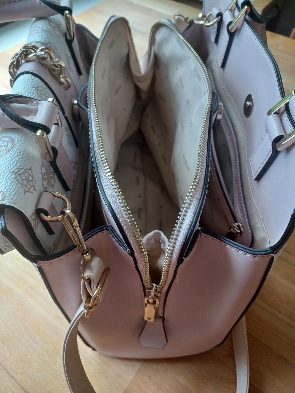 Guess Sacs femmes: Guess HAndtasche – Neuf (Voir description) à Steinmaur par markys 4