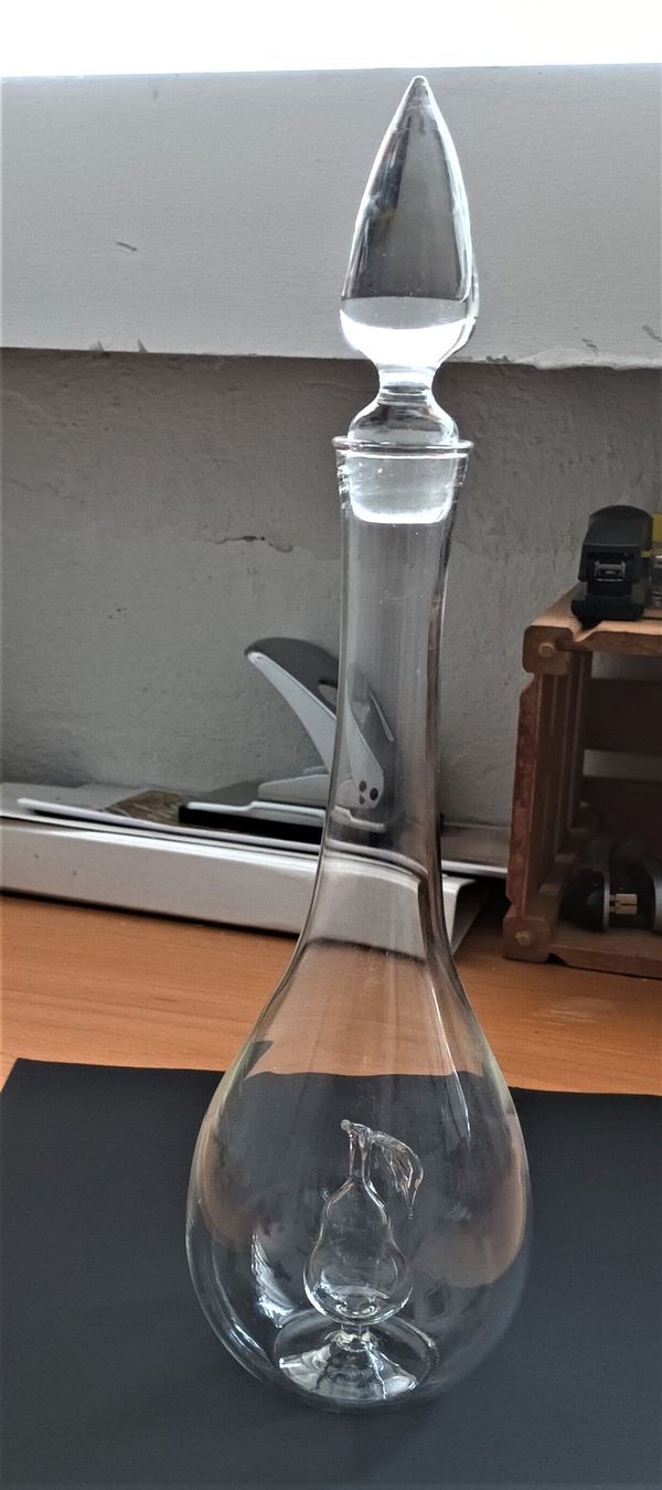 Caraffe: Glaskaraffe mit eingearbeiteter Birne, Glasstöpsel, mundgebl – Usato da Vaduz venduto da Bergtiger