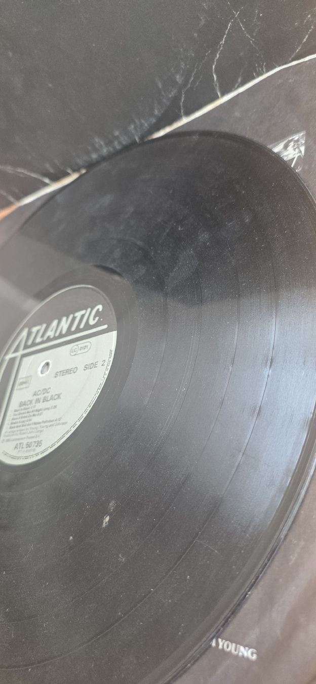 Dischi in vinile: AC/DC - Back In Black,Poor – Usato da Yvonand venduto da RF-VINYL 4