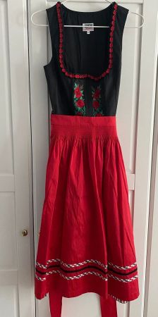 Traumhaftes Rosen-Dirndl – NEUWERTIG! (NP 299.–)