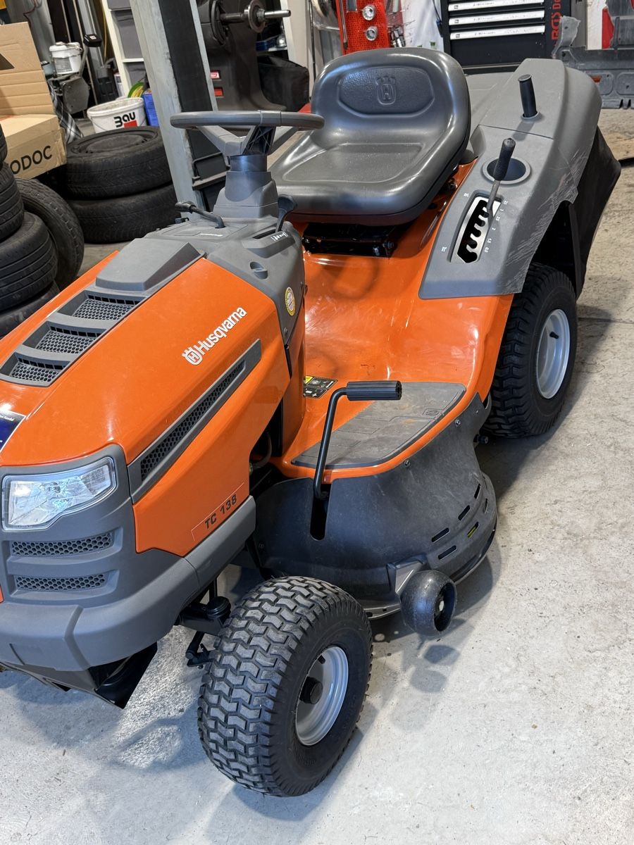 Husqvarna Tagliaerba: Husqvarna TC 138 Rasentraktor – Usato da Ried-Brig venduto da H-Handel