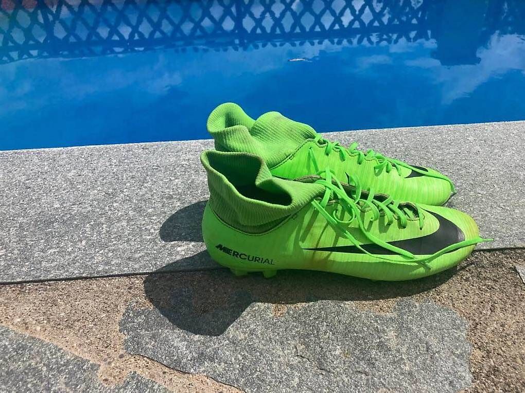 Herrenschuhe: Chaussures de foot – Gebraucht aus Marsens von suz_gn8v 1