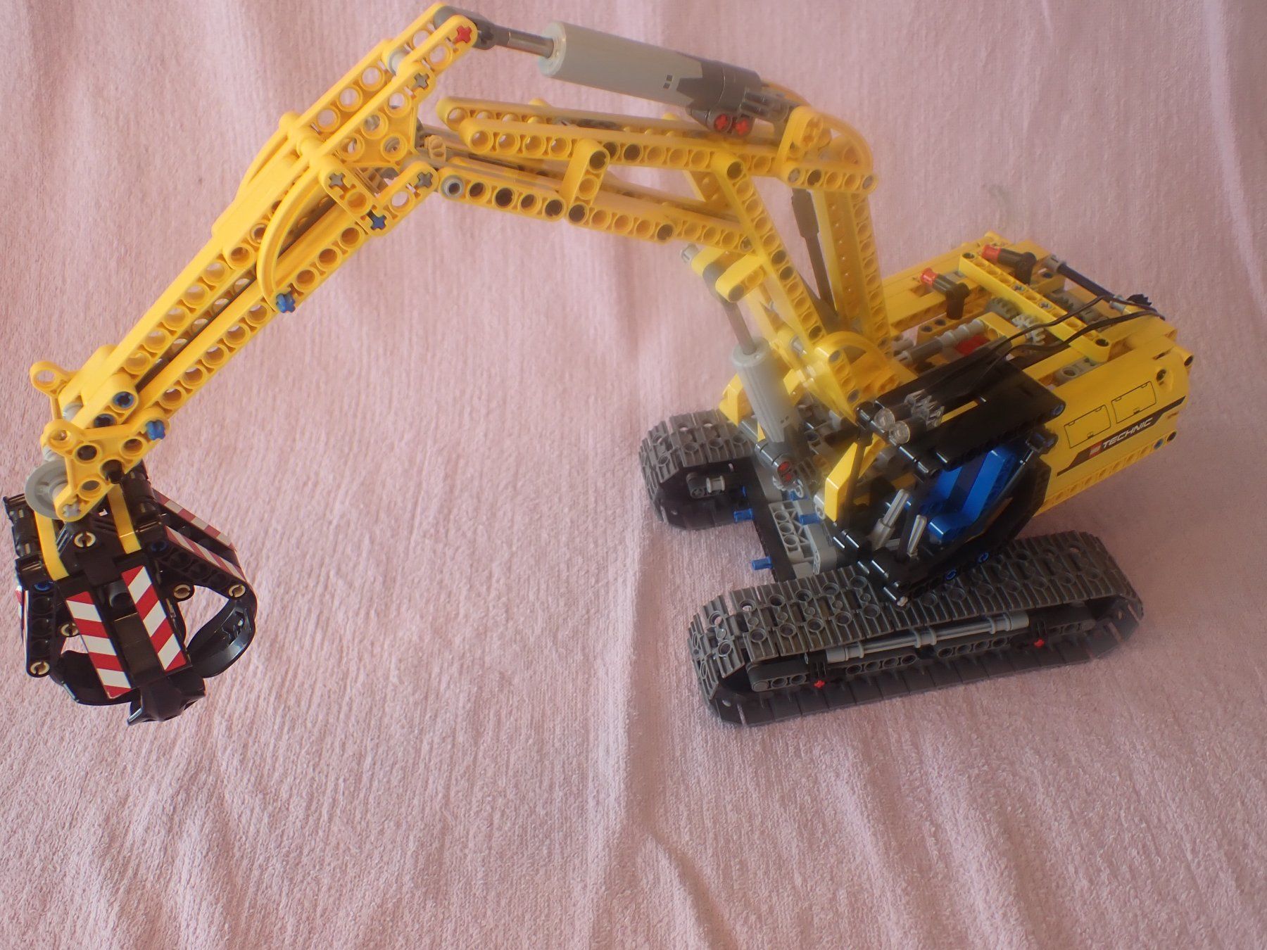 Lego Kit di costruzioni: LEGO Technic 42006 - Raupenbagger – Usato da Geroldswil venduto da brudersonne 9