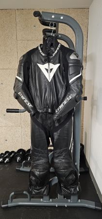 Dainese Avro Lederkombi Gr. 52 Schwarz/Weiss Motorradkombi