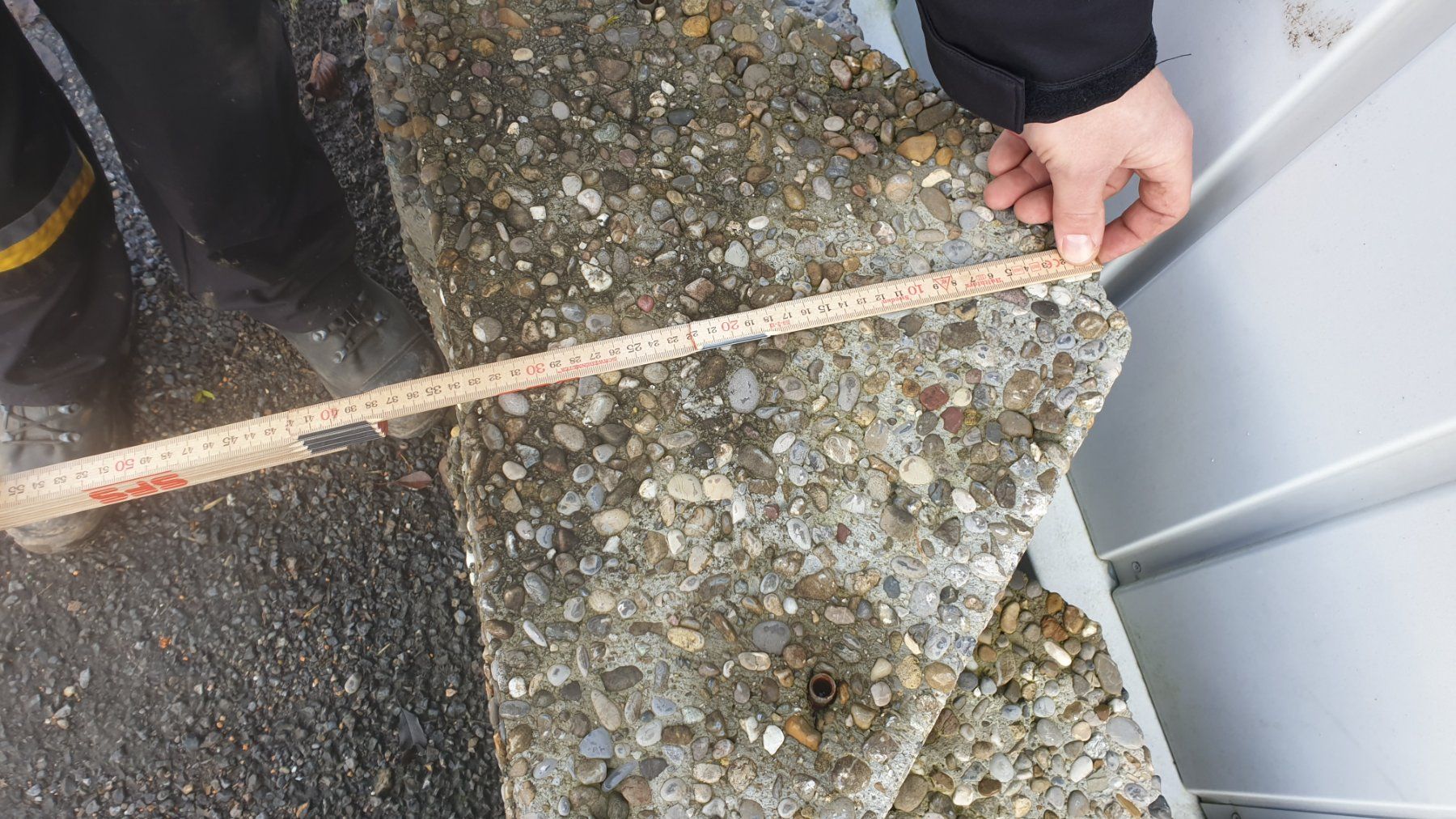 Pietre & tegole: 8 Steine von Sonnenschirmständern – Usato da Wädenswil venduto da Kleinerland 3