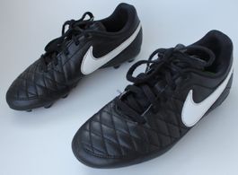 Chaussures de football Nike t. 31.5