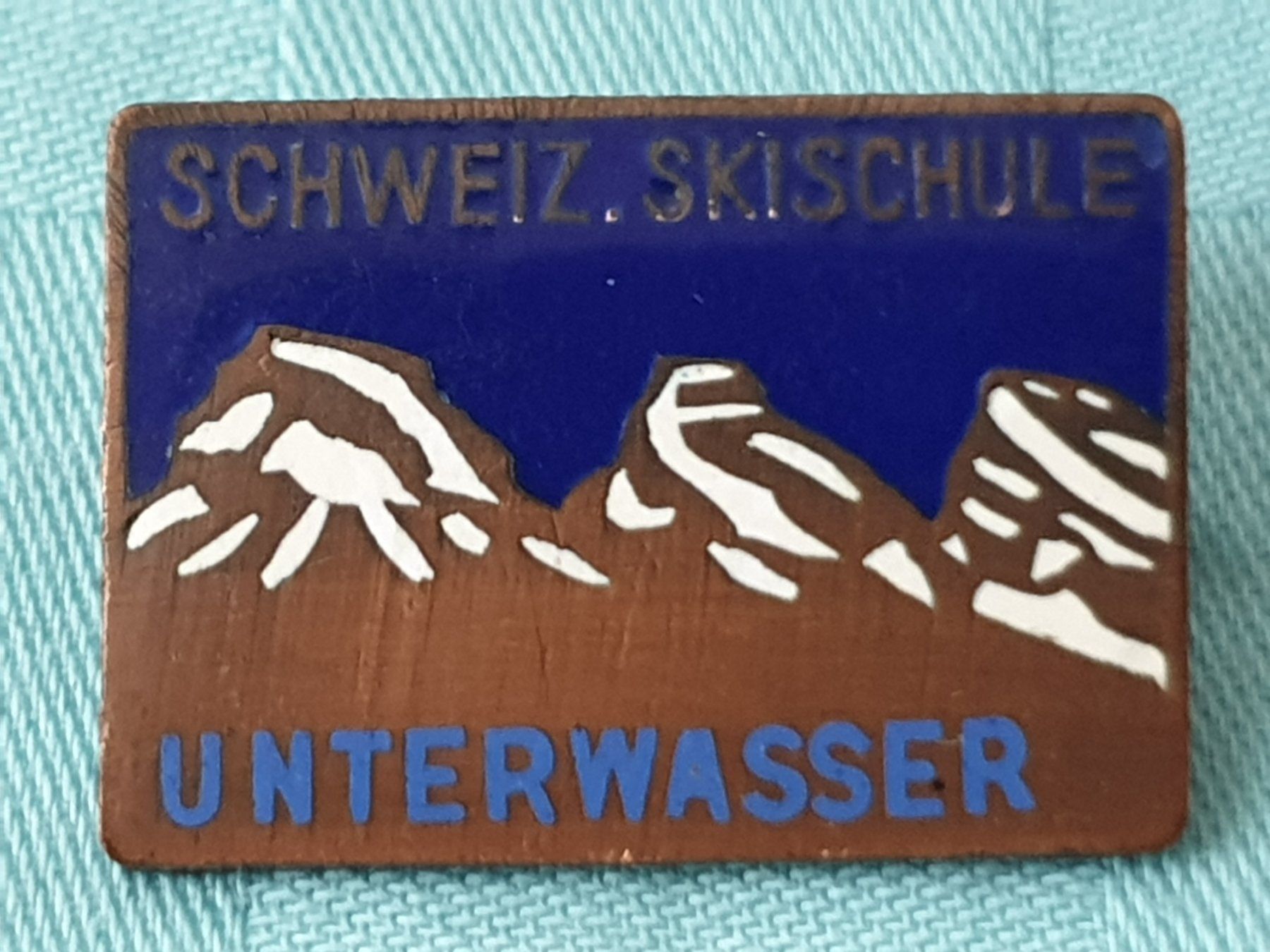Placchette & Badge: SCHWEIZ.SKISCHULE UNTERWASSER altes emailliertes Abzeichen – Usato da Mörschwil venduto da spirspi