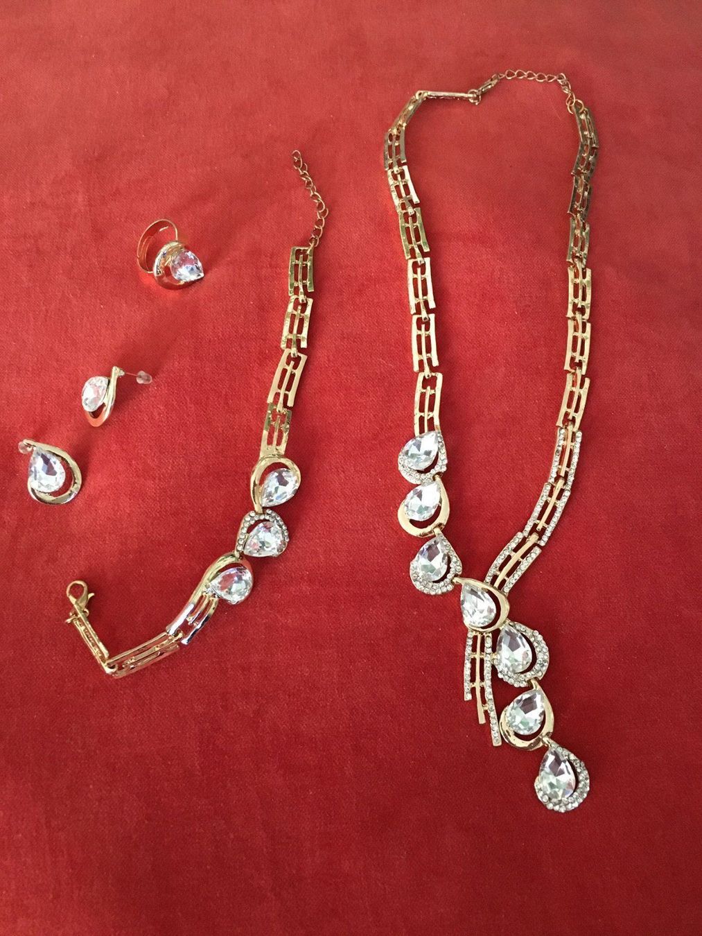 Sonstiger Schmuck: Parure di gioielli (bigiotteria) – Gebraucht aus Melano von