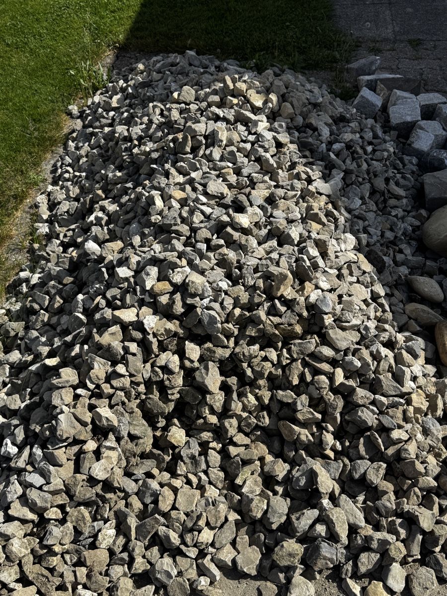Steine & Dachziegeln: Steinen. – Gebraucht aus Hildisrieden von coo_s662 1