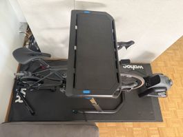 Wahoo KICKR Desk Rollentrainer Tisch für Indoor Training