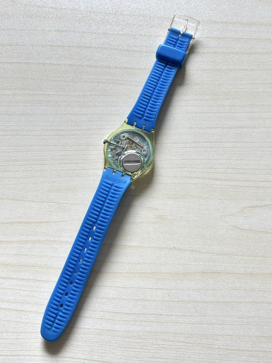 Swatch Orologi: Swatch Uhr blau transparent mit Muster  – Usato da Grenchen venduto da chththl 5