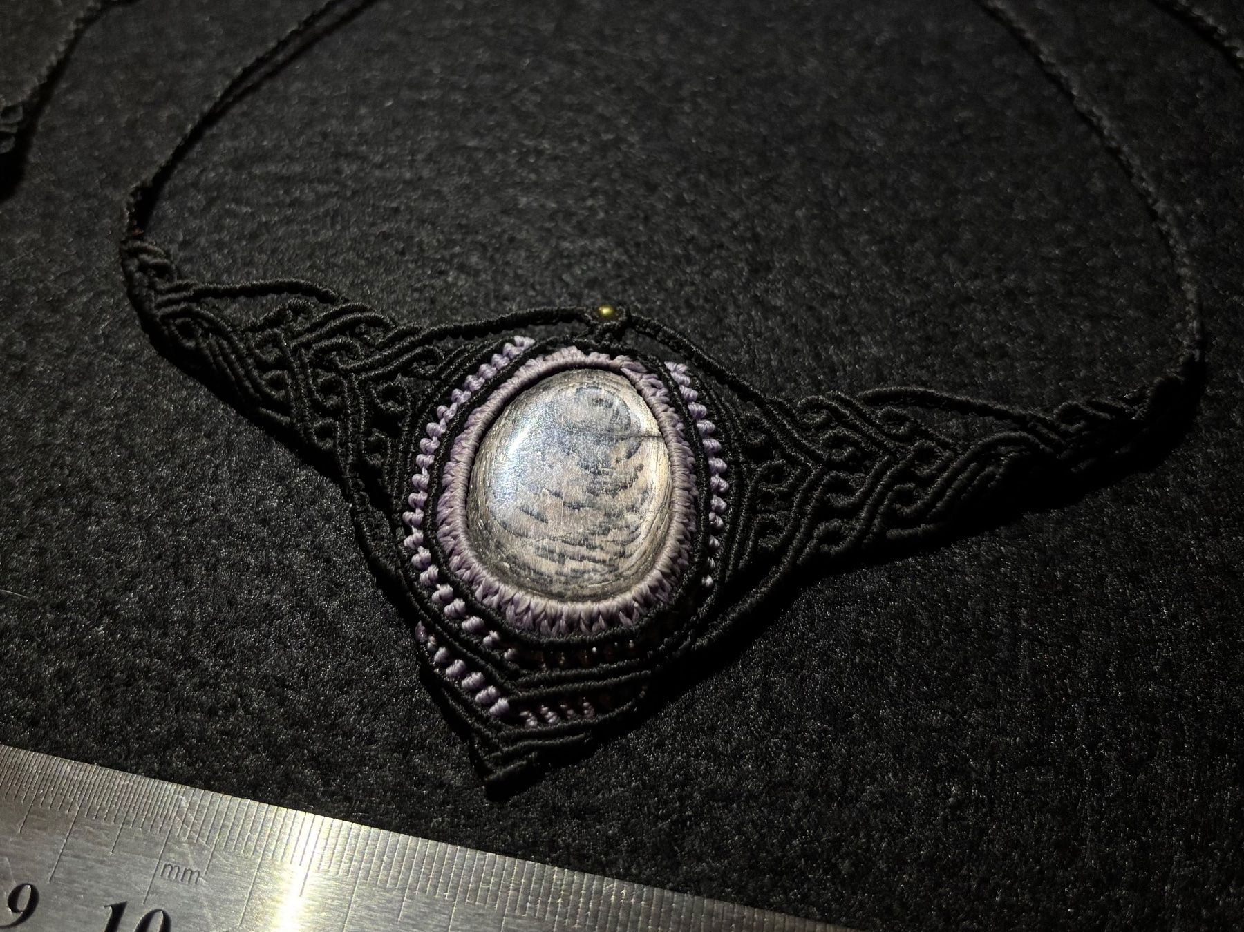 Catenine: Handgemachte Makramee Kette / Collier mit Hypersthen – Nuovo (secondo la descrizione) da Pfäffikon ZH venduto da Emporos_42 2