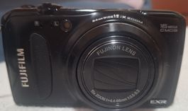 Appareil photo numérique FUJIFILM 16MP 15x Zoom 