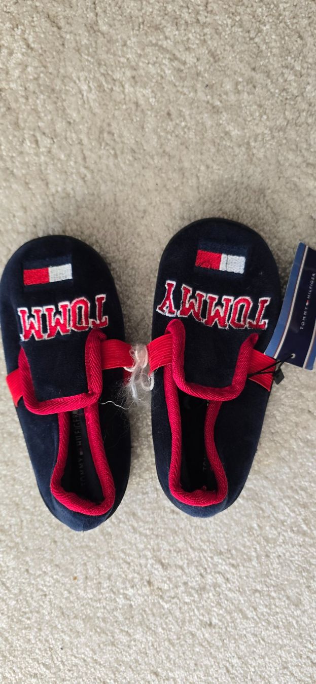 Tommy Hilfiger Herrenschuhe: Tommy Hilfiger slippers/Hausschuhe Gr.29 – Neu (gemäss Beschreibung) aus Spreitenbach von Breezyel