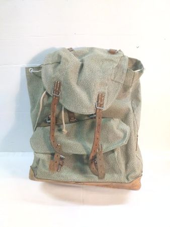 Sac à dos militaire vintage suisse Sattler