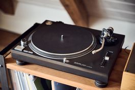 2 x Technics SL-1210 MK2 in Top-Zustand