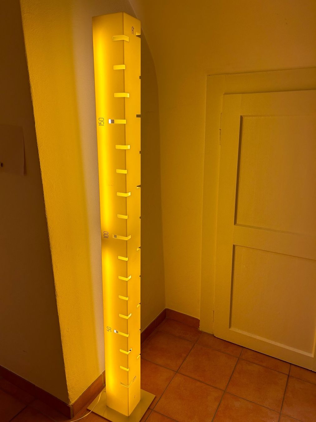 Lampen: UNIQUE ! Lampe au sol jaune fluorescent VINTAGE années 90 – Gebraucht aus Roche VD von luc_jwm5 8