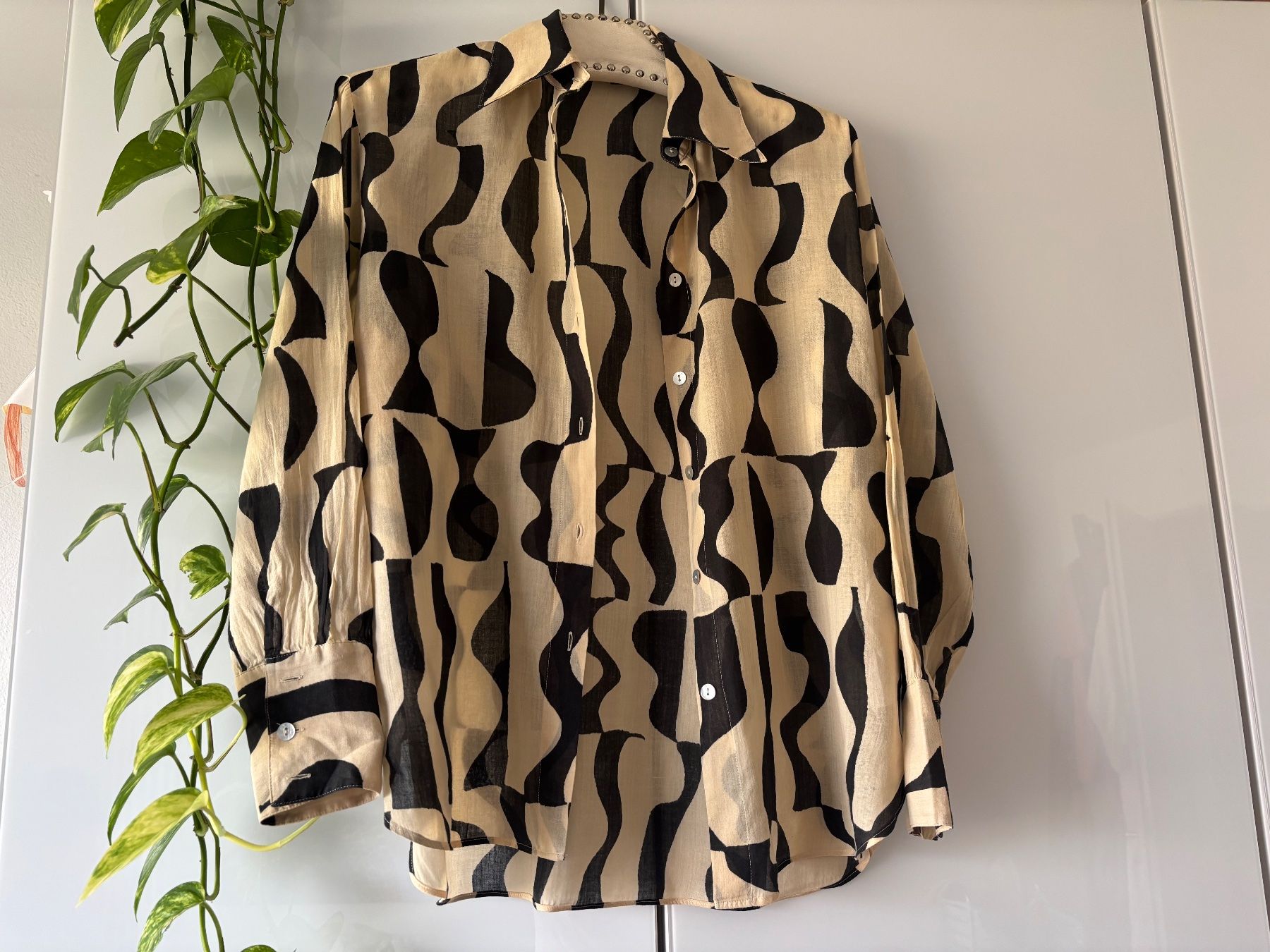 Massimo Dutti Blusen: MASSIM DUTTI Bluse mit abstraktem Muster Gr. 34 – Gebraucht aus Zürich von missmodernage 2
