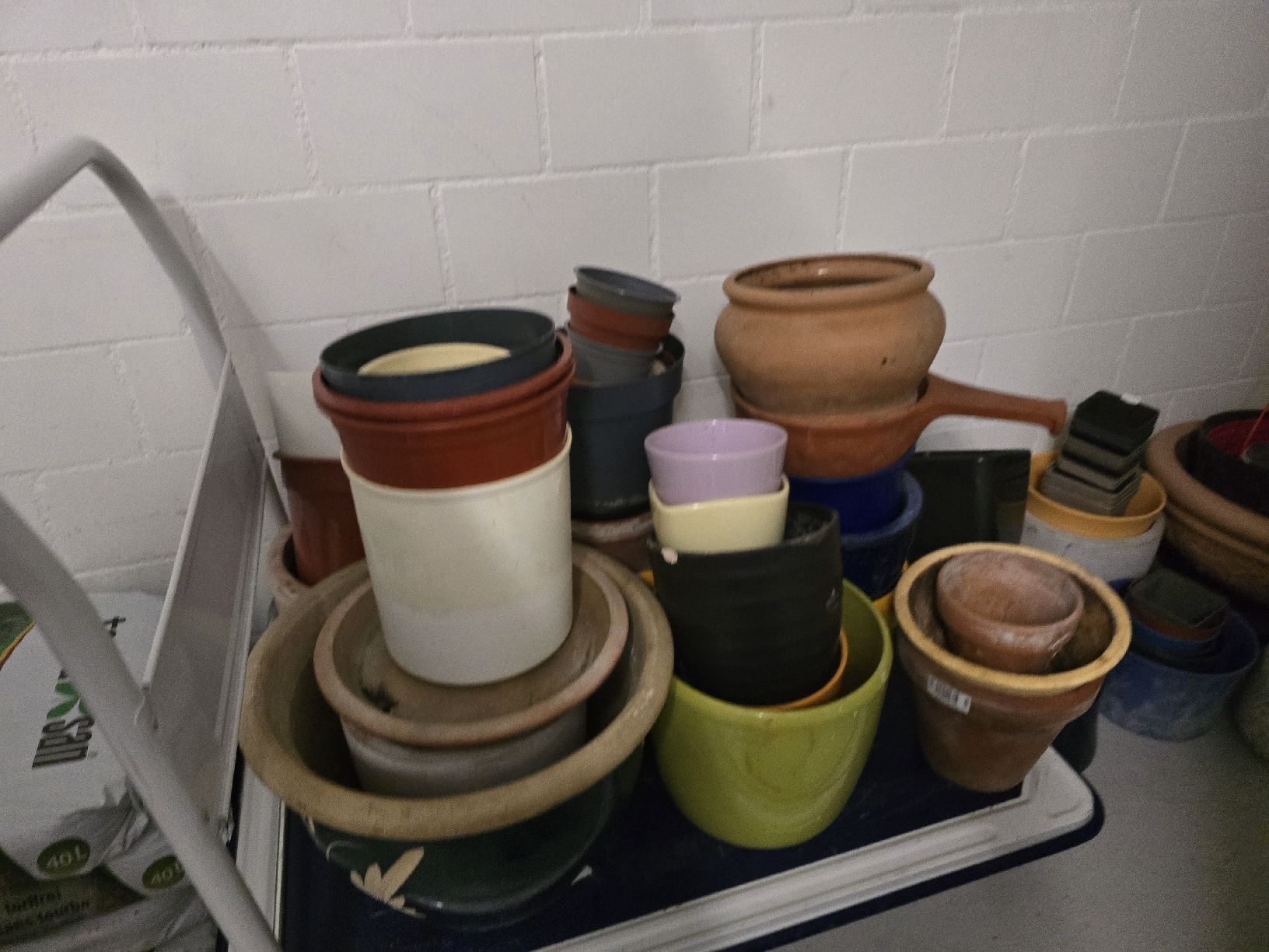 Pots de fleurs: Restposten Blumentöpfe / Tontöpfe – D'occasion à Rickenbach b. Wil par Kth_v8 1
