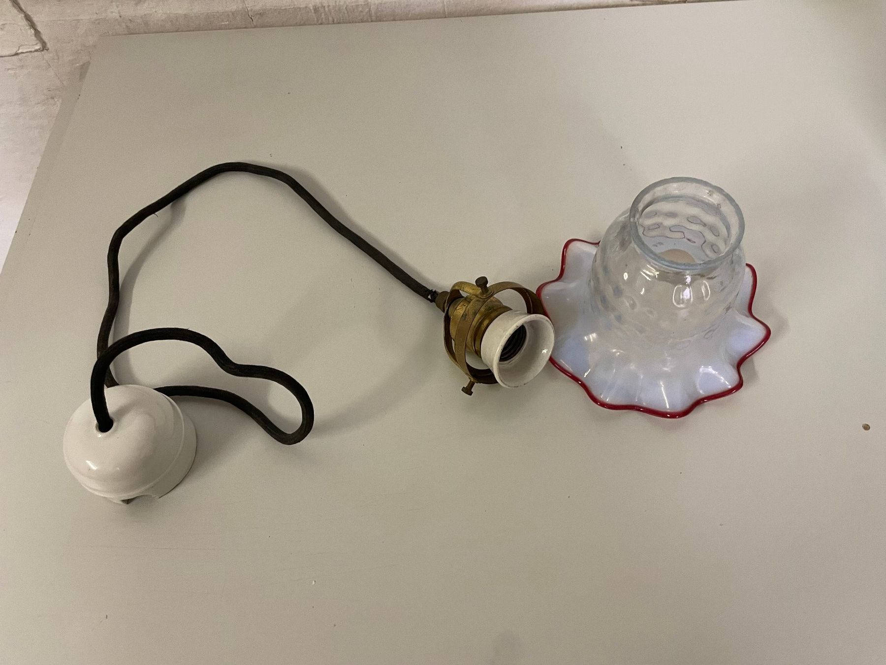 Lampade: lampe suspendue ancienne (tulipe) – Usato da La Croix (Lutry) venduto da netrajet 4