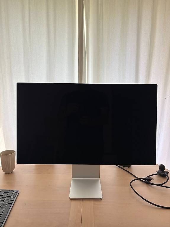 Monitor: Apple 27" Studio Display Monitor Standardglas – Usato da Ittigen venduto da jimmy_