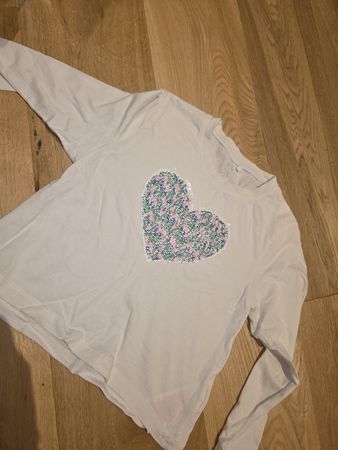 Mädchen Shirt Grösse 122 mit Pailletten Herz, Langarm