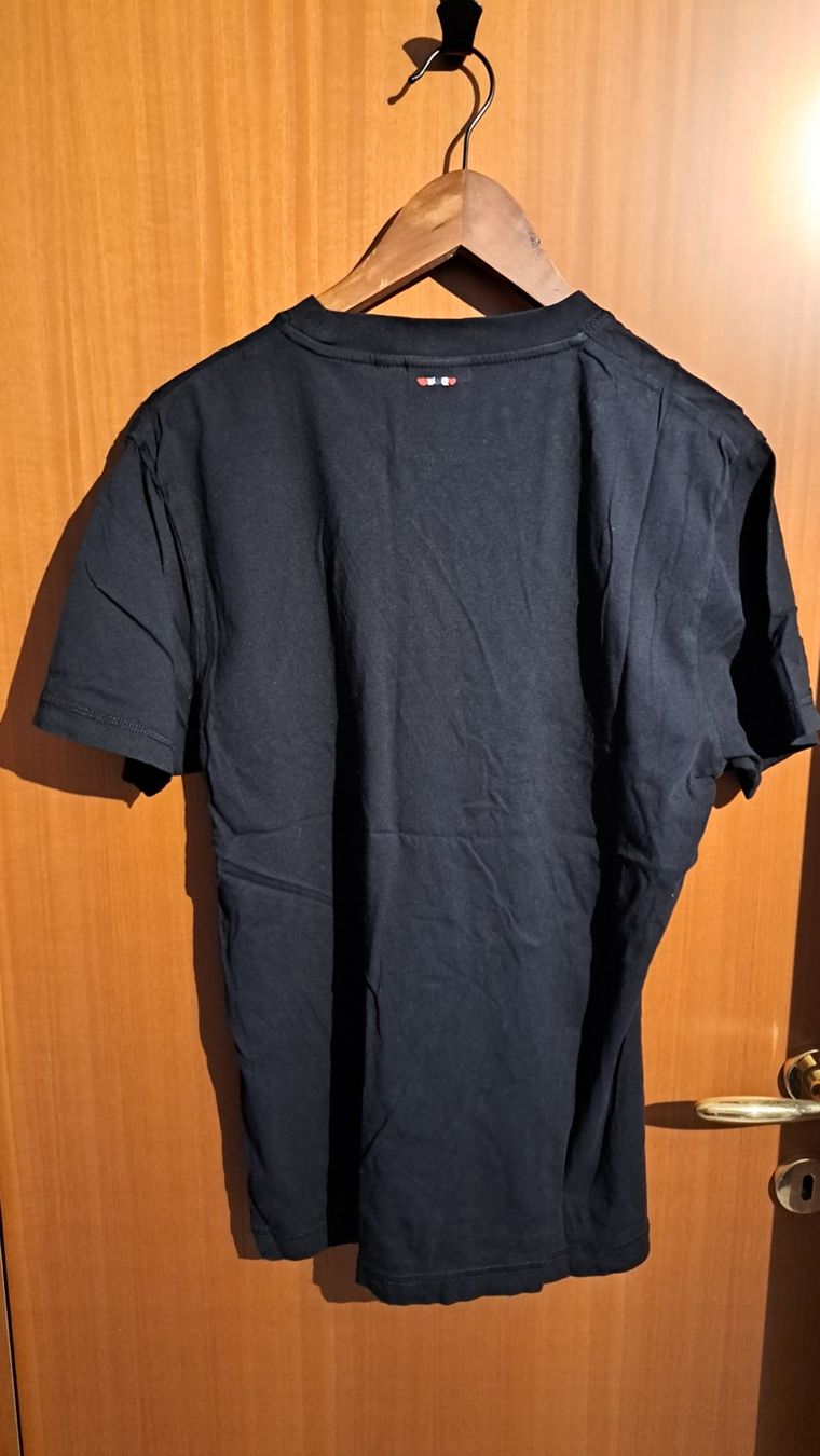 Napapijri T-shirt: T-shirt Napapijri black size M – Usato da Camorino venduto da yanis83 1