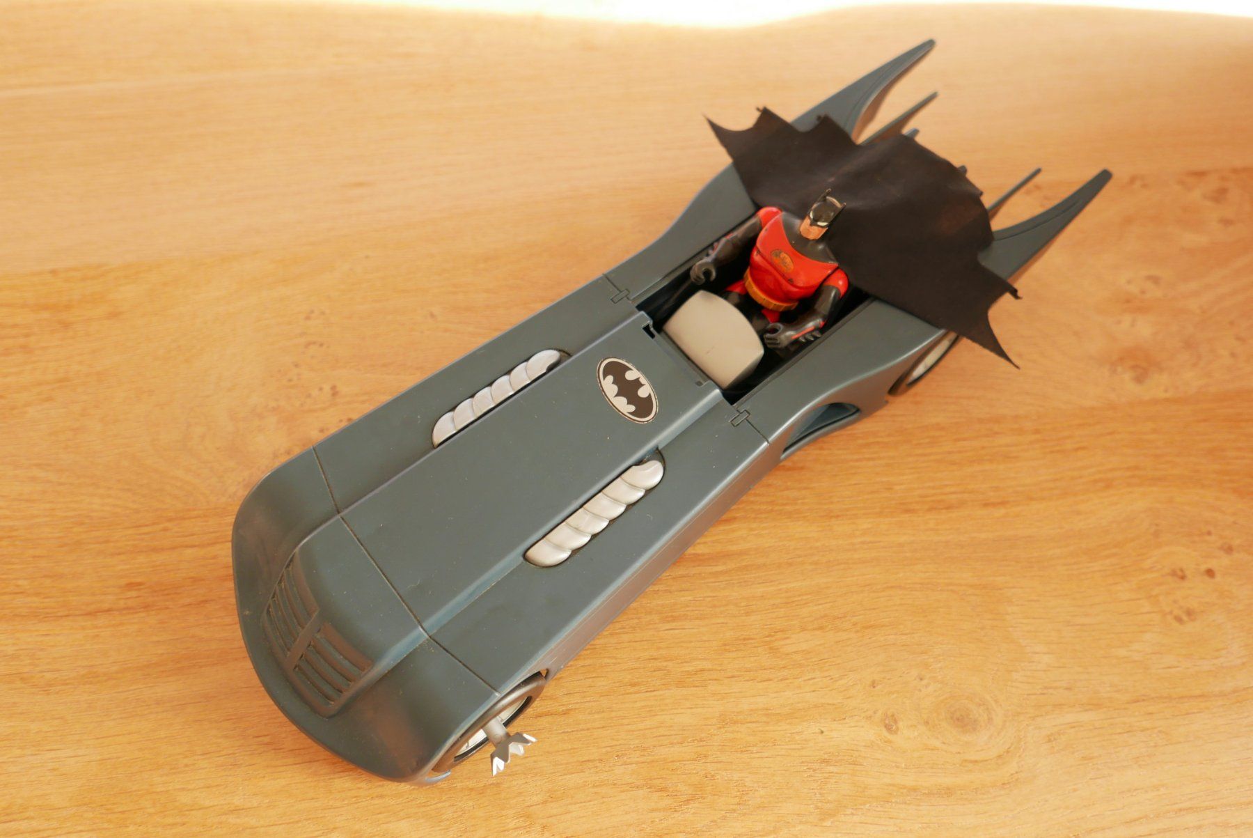 Statuette: Batman Batmobil mit Actionfigur DC 1993 – Usato da Zürich venduto da vals02 1