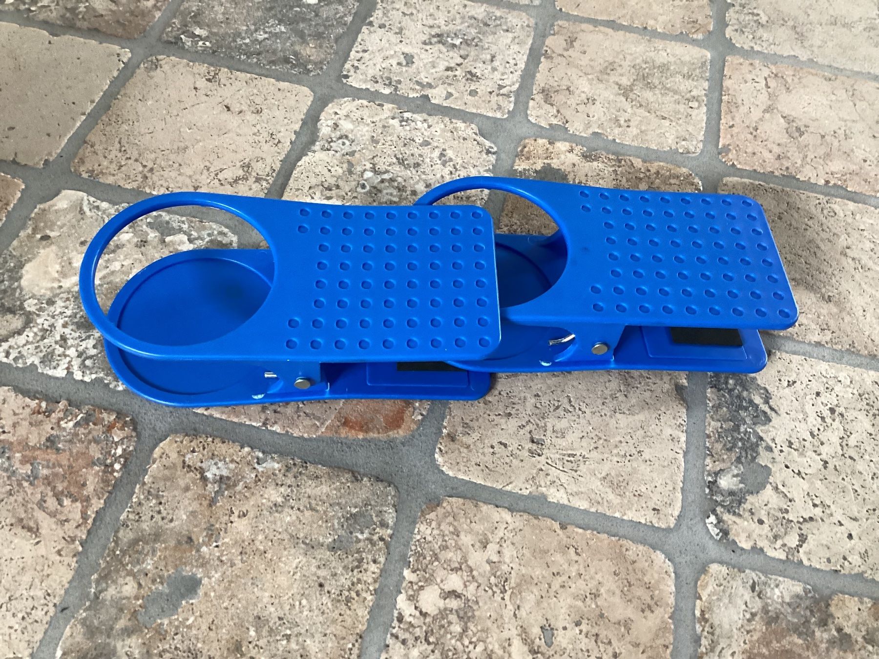 Accessori per altri veicoli: 2 Glas- oder Becherhalter zum Befestigen an einem Tisch – Usato da Mörschwil venduto da Monzar 1