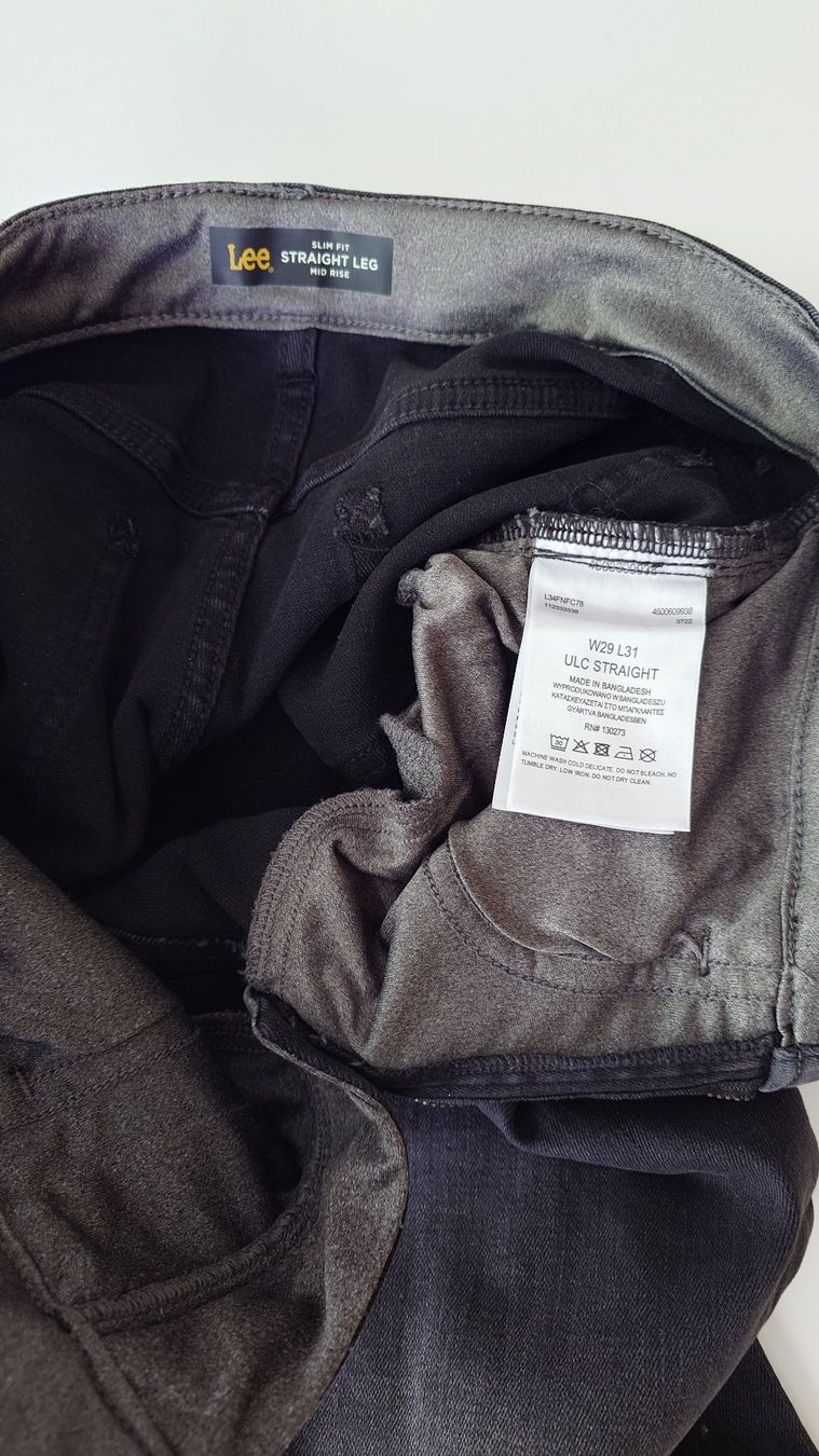 Lee Jeans: LEE Jeans 29/31 – Nuovo e nell'imballaggio originale da Riehen venduto da markstre11 2
