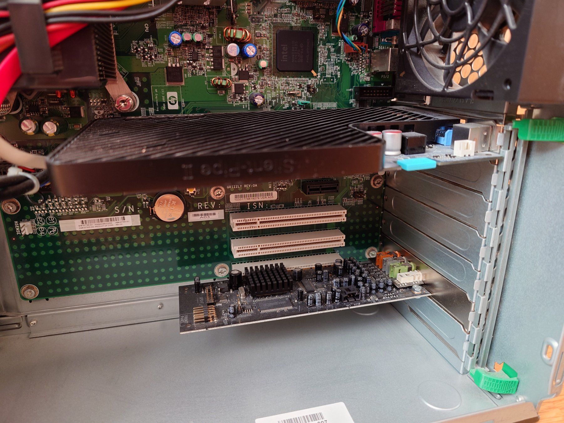 Hewlett Packard PC: HP® PC: Windows XP Professional (Service Pack 3) & 18 Games – Usato da Kaiserstuhl AG venduto da R.D.94 7