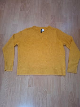 pull jaune ocre