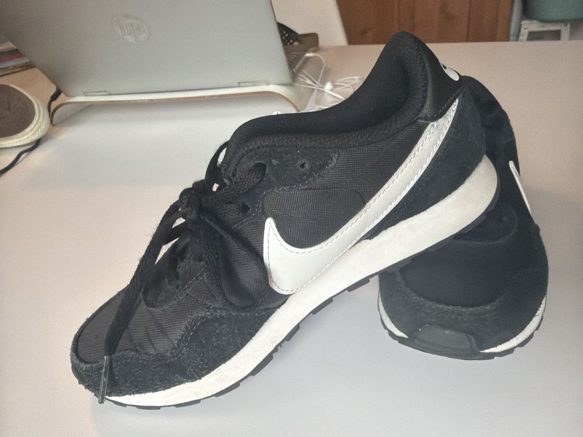 Nike Scarpe da uomo: Nike Sneaker gr. 35.5 – Nuovo (secondo la descrizione) da Bern venduto da Lili1007 1