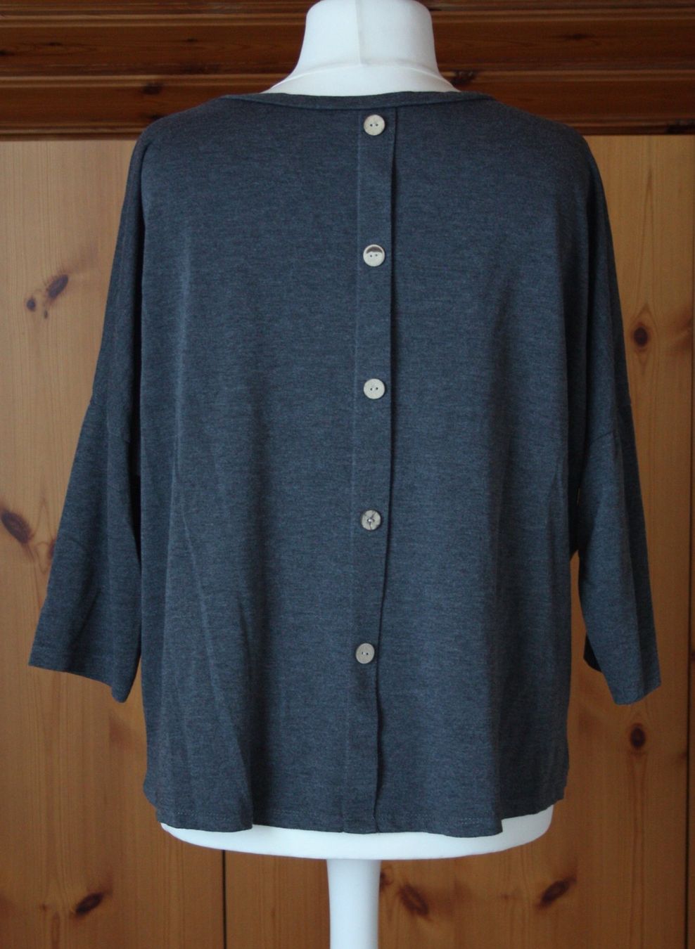 Maglioni & Felpe: Pullover mit raffiniertem anthrazit Gr. XL – Usato da Flüelen venduto da Diversicum-Textil 3