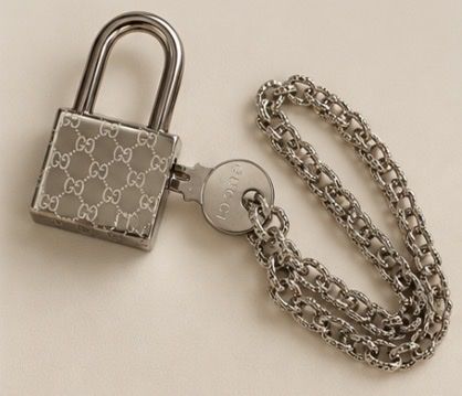 Lucchetti: Gucci Schloss mit Kette silberfarben  – Nuovo e nell'imballaggio originale da Oberengstringen venduto da genita2279