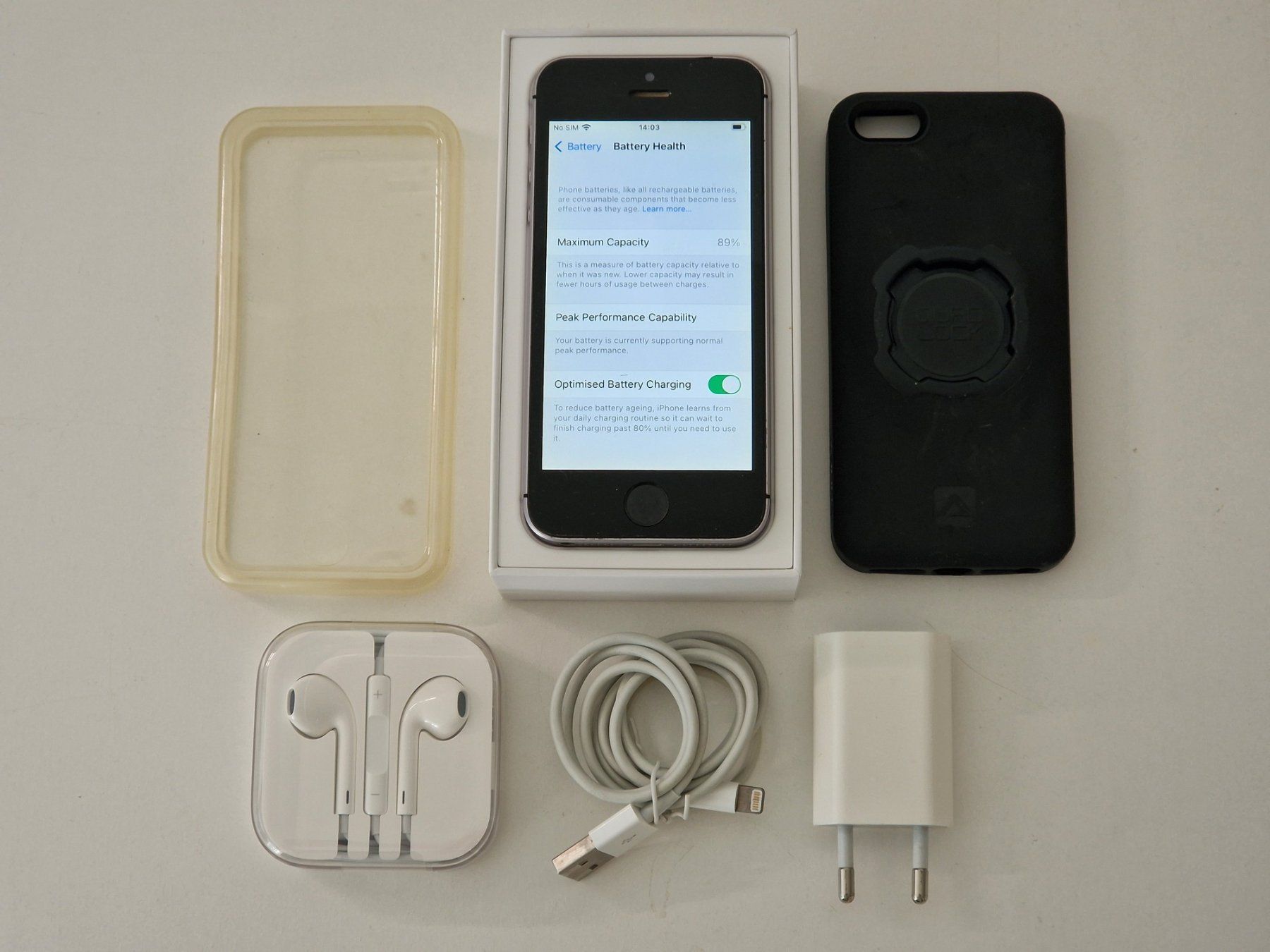 Apple Telefoni cellulari / Smartphones: iPhone SE (1.Gen) + Quad-Lock Hülle – Usato da Domat/Ems venduto da cgrho01