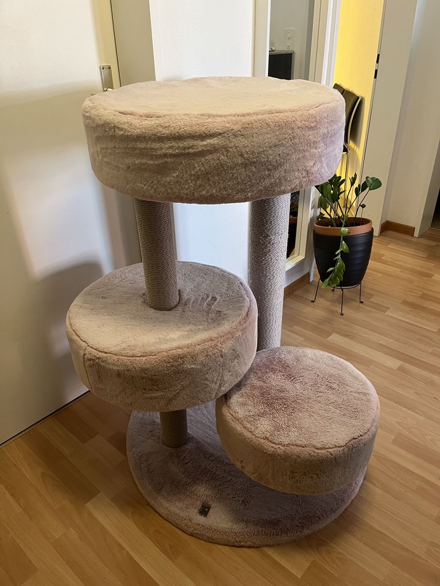 Tiragraffi: Katzenbaum Rosa Petrebel – Usato da Zürich venduto da Coala365