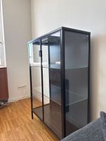 Vitrine Glas Metall Schwarz gut erhalten - IKEA RUDSTA