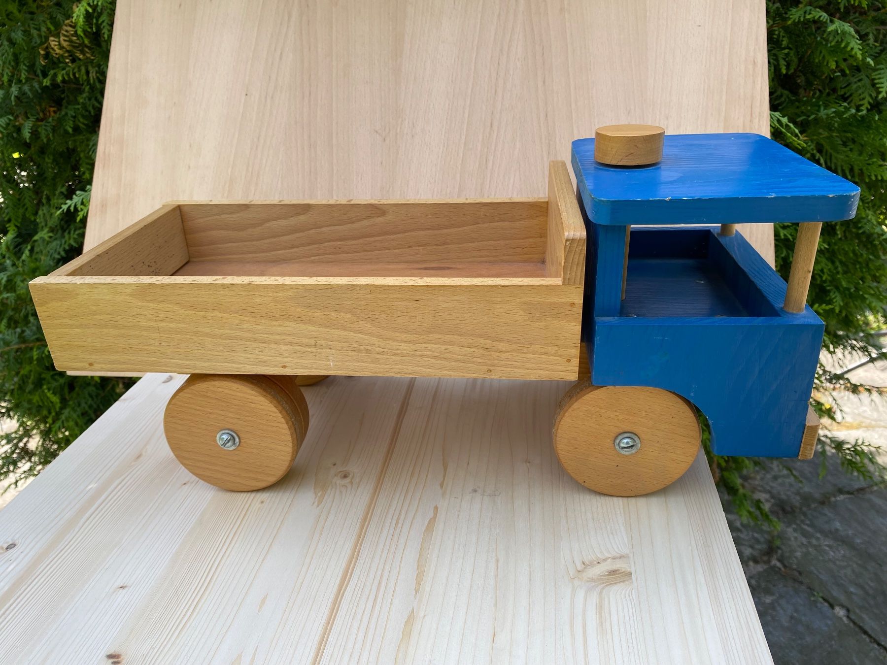 Giocattoli: schöner Holzlastwagen – Usato da Feldbach venduto da Olive1 2