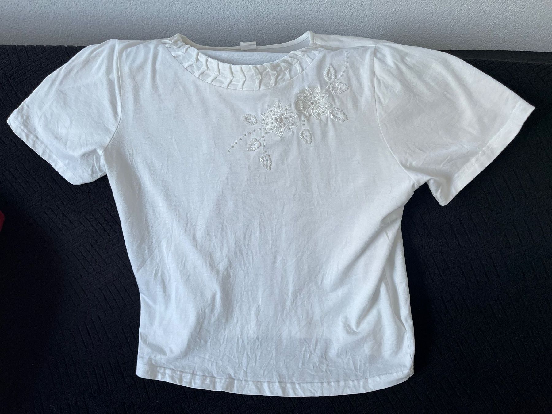 T-shirt: T-Shirt /// 44 – Usato da Brittnau venduto da Zofigerin