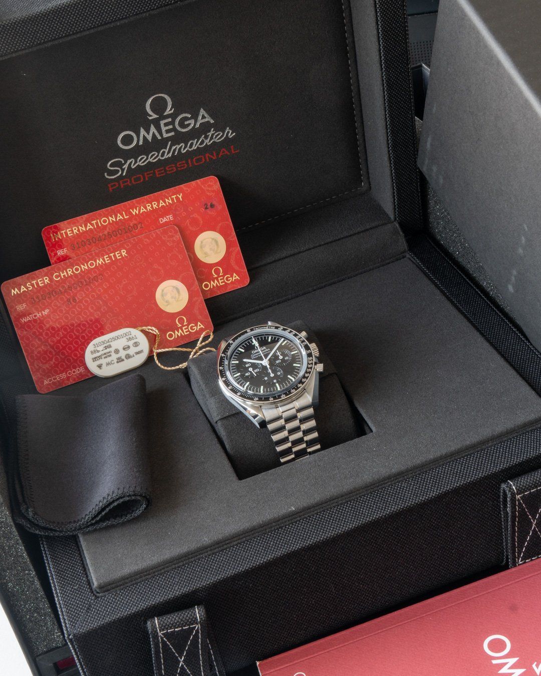 Omega Orologi: Omega Speedmaster Professional Moonwatch 310.30.42.50.01.002 – Nuovo e nell'imballaggio originale da Genève venduto da Prometheus_Watches 2