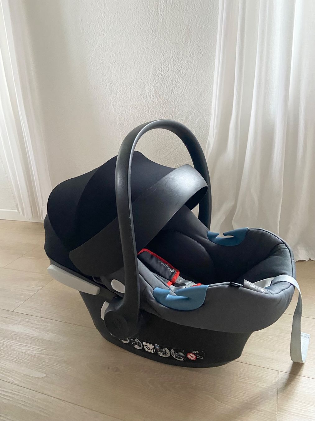Cybex Seggiolini per auto: Cybex Aton B i-Size Babyschale – Usato da Thalwil venduto da Luninul 2