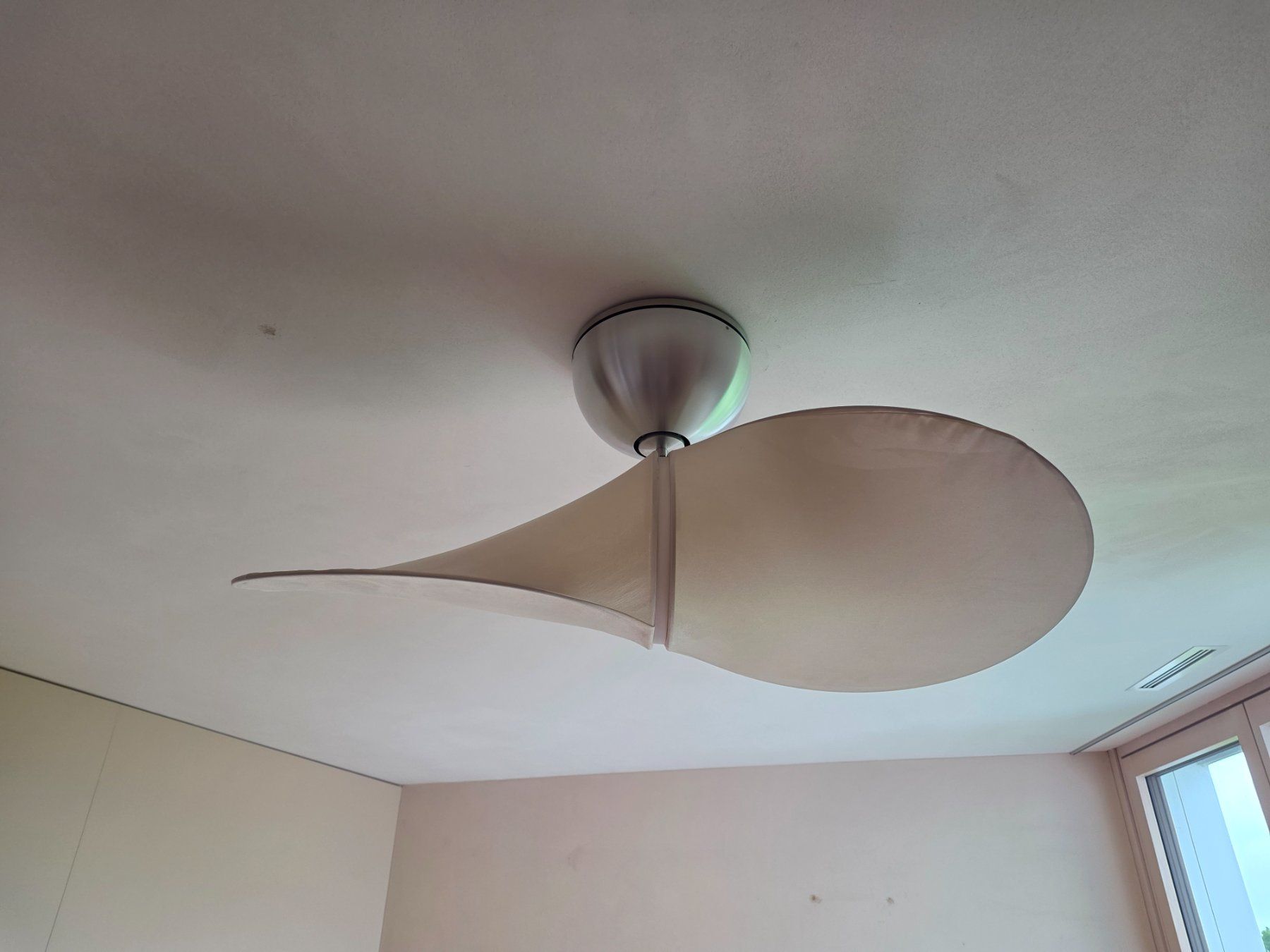 Ventilatori: Serien Lighting Propeller Deckenventilator – Usato da Dietikon venduto da deineSolutions 2