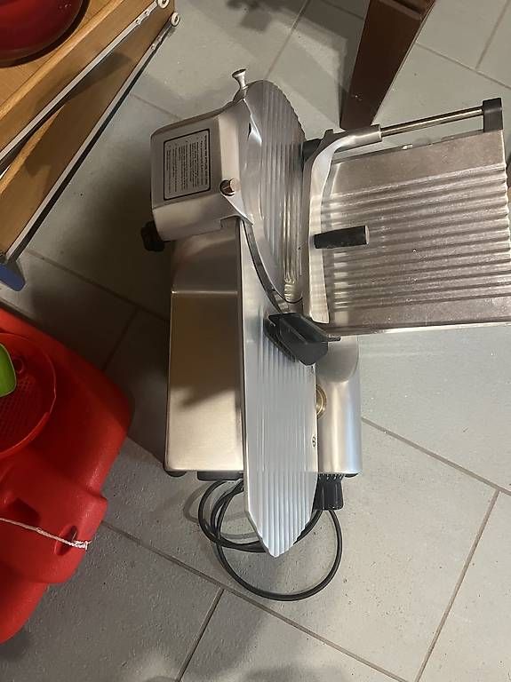 Appareils de cuisine: Affettatrice  – D'occasion à Ludiano par nad_hxb8 1