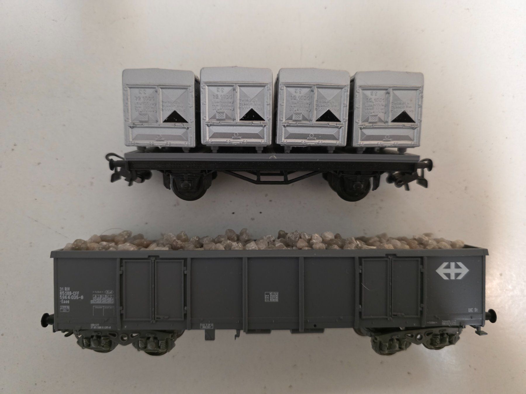 Liliput Modellini di ferrovie: Liliput  2 wagons DC dès 1.-fr – Usato da bassecourt venduto da biagio101